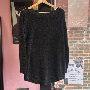 Chic Black Women's Crew Neck Sweater